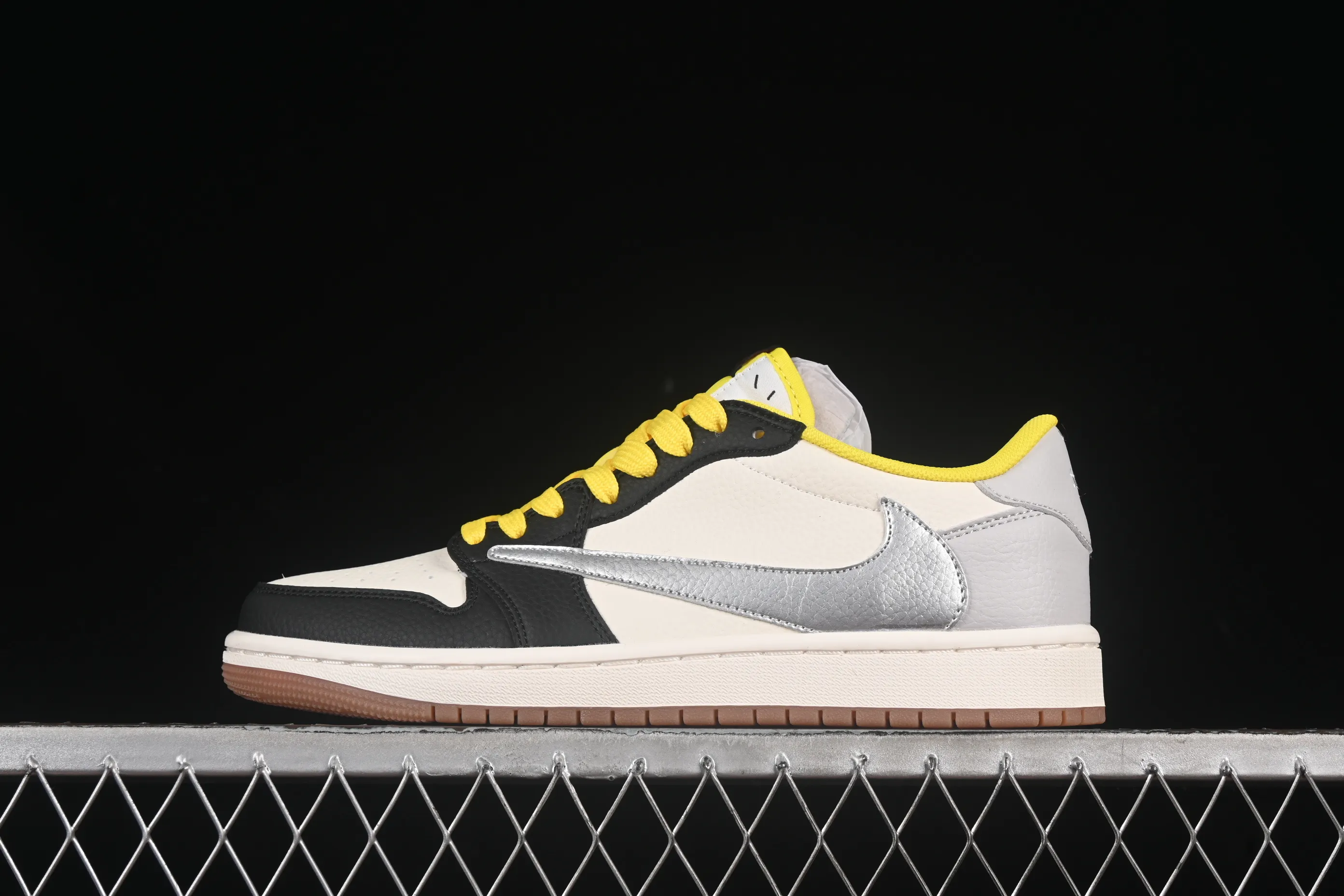 All categories Air Jordan Jordan series basketball shoes Air Jordan 1 Low High-end customized low-top sneakers Travis Scott x Fragment Design x Air Jordan 1 Low OG SP AJ1 joint model low-top cultural casual sneakers DN6901-095